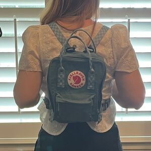 Fjallraven Kånken Mini Green Backpack